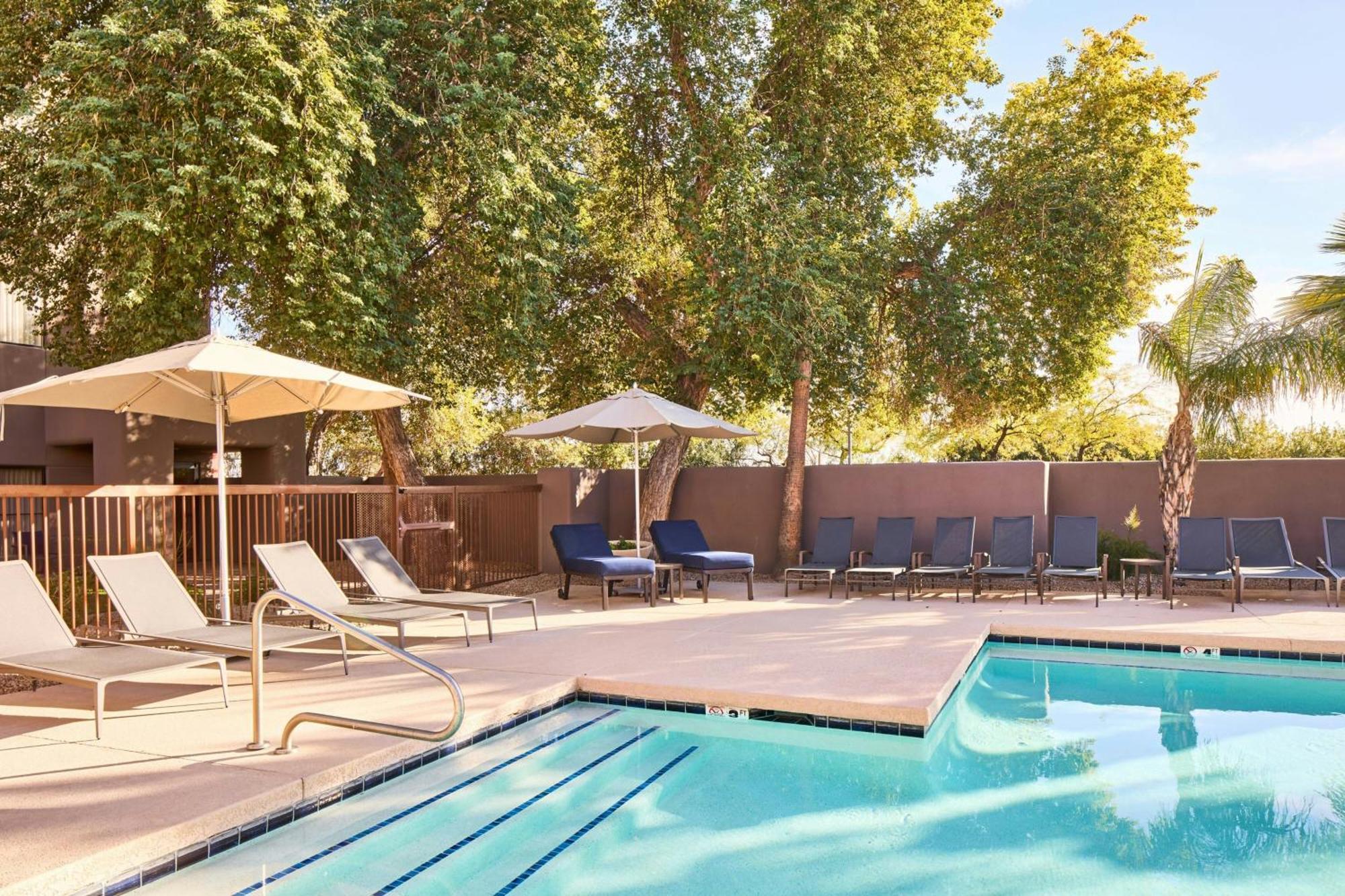 Courtyard Scottsdale North Hotel Exterior photo